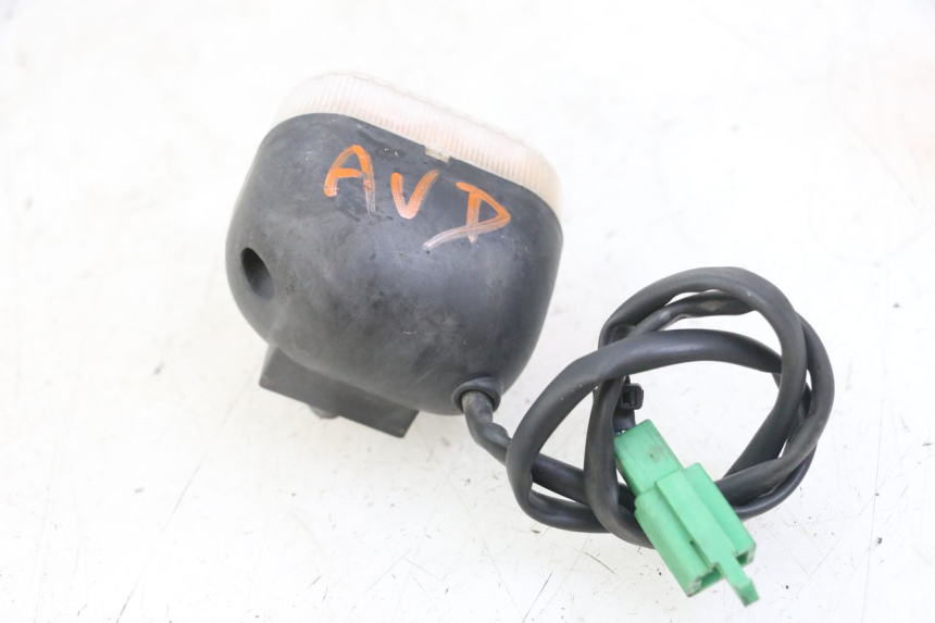 photo de FRONT RIGHT TURN SIGNAL MBK BOOSTER SPIRIT NAKED 50 (2004 - 2017)