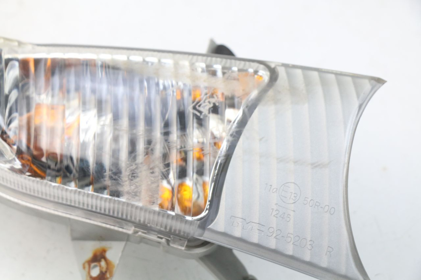 photo de RIGHT FRONT TURN SIGNAL SUZUKI BURGMAN 125 (2007 - 2014)
