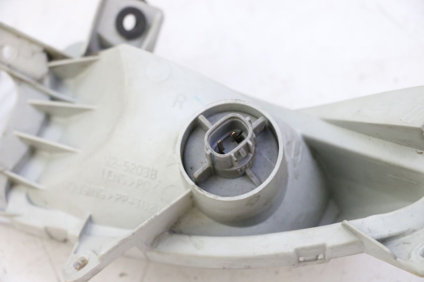 photo de RIGHT FRONT TURN SIGNAL SUZUKI BURGMAN 125 (2007 - 2014)