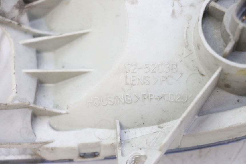 photo de RIGHT FRONT TURN SIGNAL SUZUKI BURGMAN 125 (2007 - 2014)