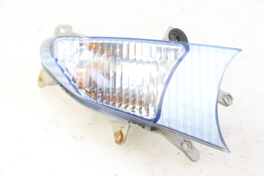photo de RIGHT FRONT TURN SIGNAL SUZUKI BURGMAN 125 (2007 - 2014)