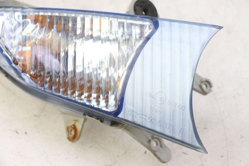 photo de RIGHT FRONT TURN SIGNAL SUZUKI BURGMAN 125 (2007 - 2014)