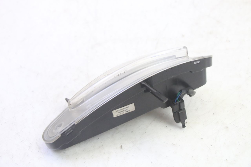 photo de RIGHT FRONT TURN SIGNAL PEUGEOT DJANGO 4T 50 (2014 - 2019) - Zoom on usage condition