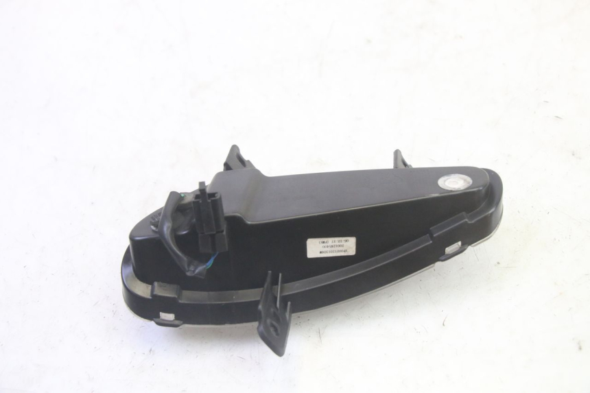 photo de RIGHT FRONT TURN SIGNAL PEUGEOT DJANGO 4T 50 (2014 - 2019) - Alternative perspective