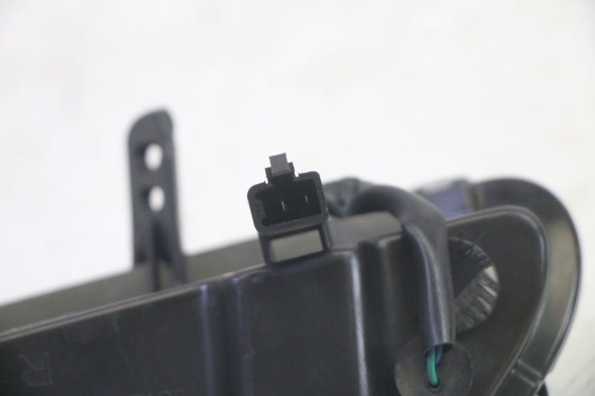 photo de RIGHT FRONT TURN SIGNAL PEUGEOT DJANGO 4T 50 (2014 - 2019) - Product overview