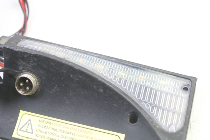photo de FRONT RIGHT TURN SIGNAL URBANGLIDE E-CROSS PRO 1