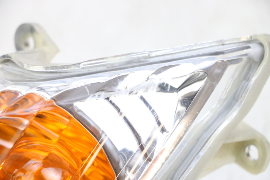 photo de FRONT RIGHT TURN SIGNAL MBK FLAME X 125 (2007 - 2016) - Fixing points details