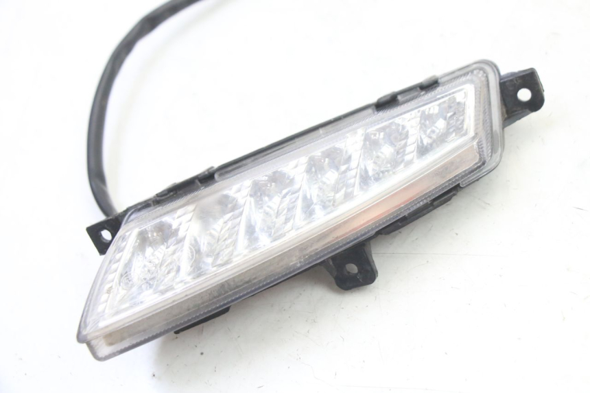 photo de FRONT RIGHT TURN SIGNAL VENESI FLY RETRO 4T 50 (2020 - 2025)