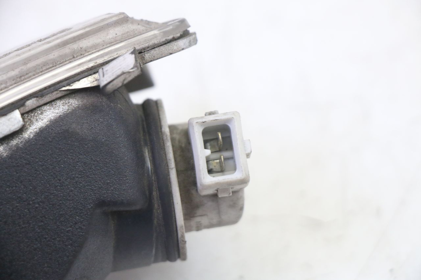 photo de FRONT RIGHT TURN SIGNAL PIAGGIO MP3 125 (2006 - 2014)