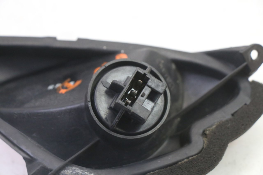 photo de FRONT RIGHT TURN SIGNAL HONDA NTV DEAUVILLE 650 (2001 - 2006)