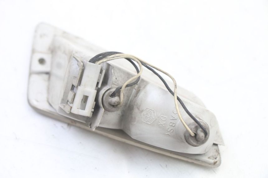 photo de FRONT RIGHT TURN SIGNAL PIAGGIO VESPA GRANTURISMO 125 (2003 - 2007)