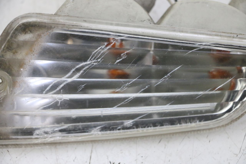 photo de FRONT RIGHT TURN SIGNAL PIAGGIO VESPA GRANTURISMO 200 (2004 - 2005)