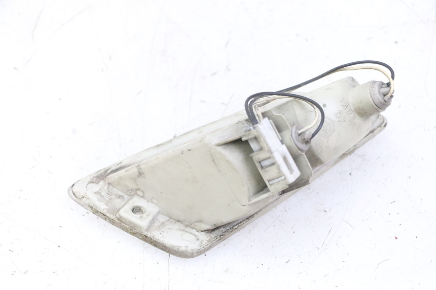 photo de FRONT RIGHT TURN SIGNAL PIAGGIO VESPA GRANTURISMO 200 (2004 - 2005)