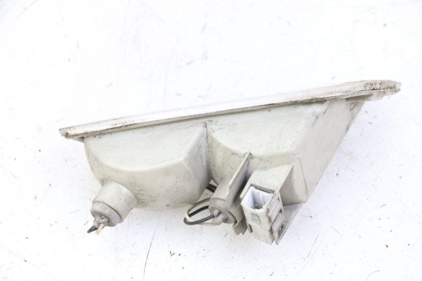 photo de FRONT RIGHT TURN SIGNAL PIAGGIO VESPA GRANTURISMO 200 (2004 - 2005)