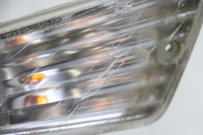 photo de FRONT RIGHT TURN SIGNAL PIAGGIO VESPA GRANTURISMO 200 (2004 - 2005)