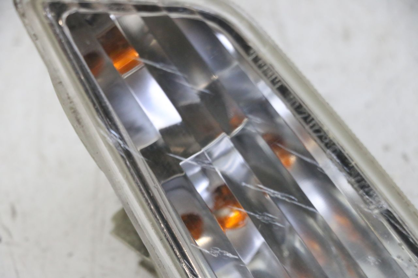 photo de FRONT RIGHT TURN SIGNAL PIAGGIO VESPA GRANTURISMO 200 (2004 - 2005)
