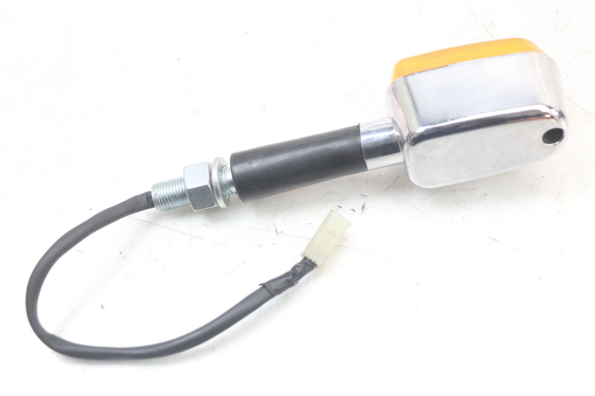 photo de FRONT RIGHT TURN SIGNAL ROYAL ENFIELD CONTINENTAL GT 650 (2019 - 2024)