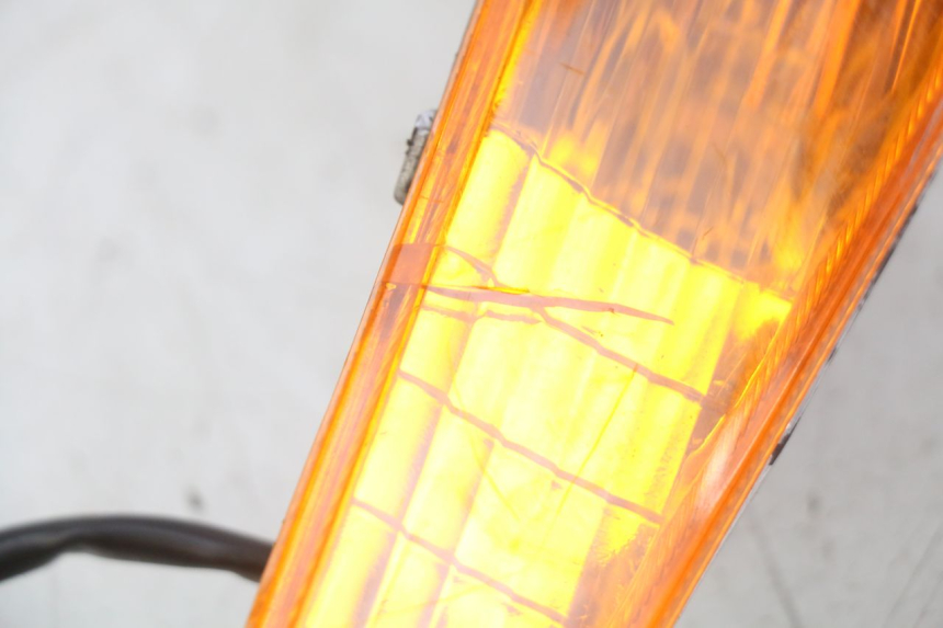 photo de RIGHT FRONT TURN SIGNAL HONDA SCV LEAD 100 (2003 - 2007)