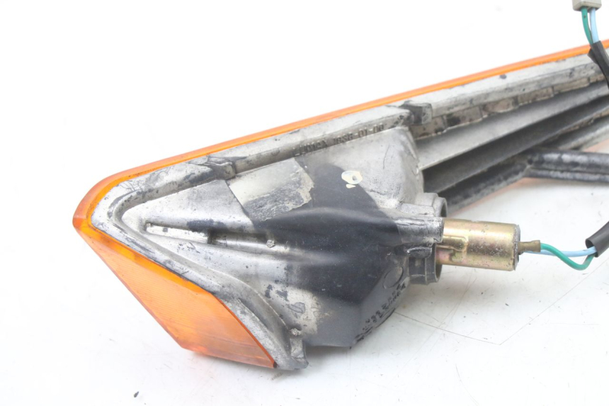 photo de RIGHT FRONT TURN SIGNAL HONDA SCV LEAD 100 (2003 - 2007) - Fixing points details