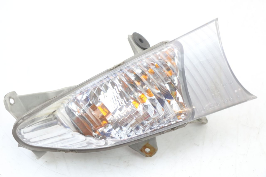 photo de RIGHT FRONT TURN SIGNAL SUZUKI BURGMAN 125 (2007 - 2014)