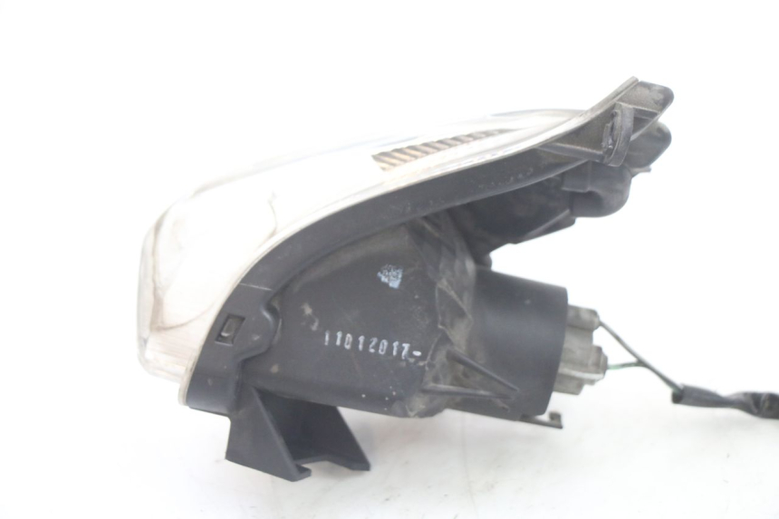 photo de FRONT RIGHT TURN SIGNAL SUZUKI BURGMAN 125 (2015 - 2017)