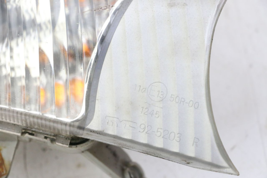 photo de RIGHT FRONT TURN SIGNAL SUZUKI BURGMAN 125 (2007 - 2014)