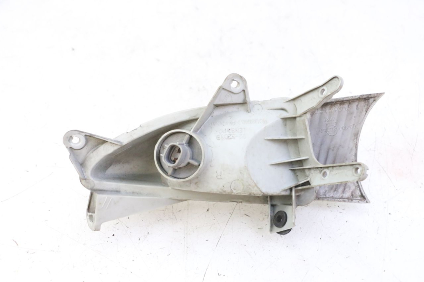 photo de RIGHT FRONT TURN SIGNAL SUZUKI BURGMAN 125 (2007 - 2014)