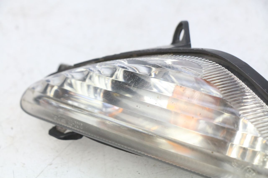 photo de RIGHT FRONT TURN SIGNAL SUZUKI SIXTEEN 125 (2008 - 2010)