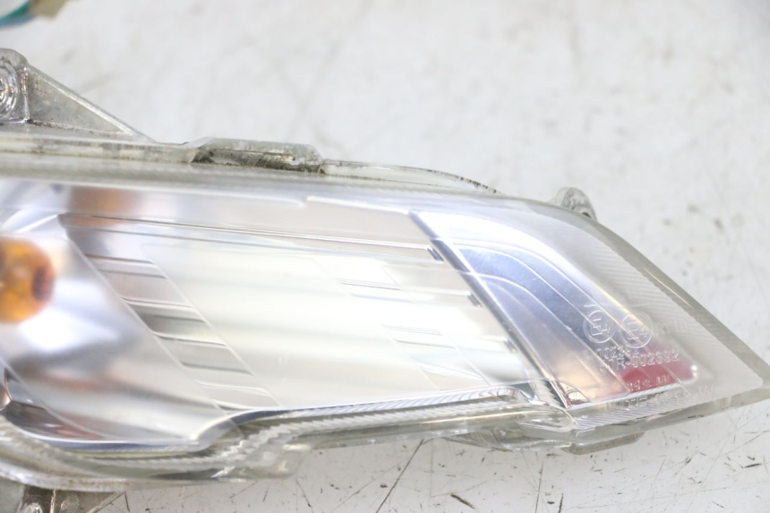photo de FRONT RIGHT TURN SIGNAL PEUGEOT TWEET 4T 50 (2014 - 2019)