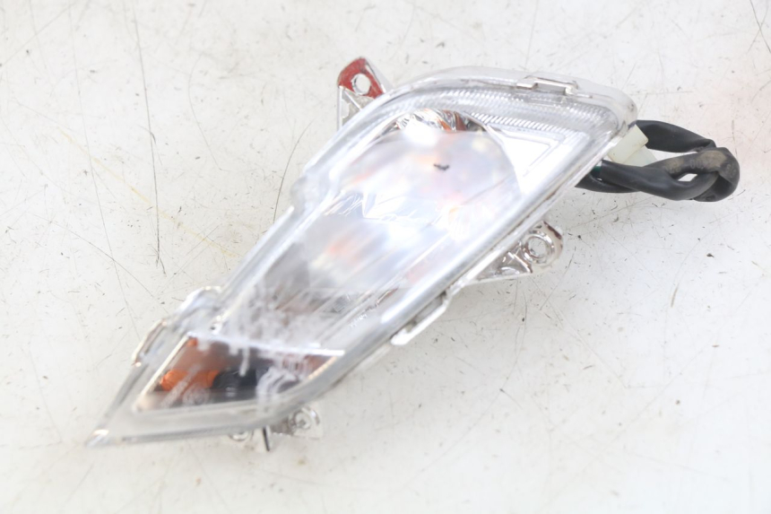photo de RIGHT FRONT TURN SIGNAL PEUGEOT TWEET 125 (2018 - 2021)