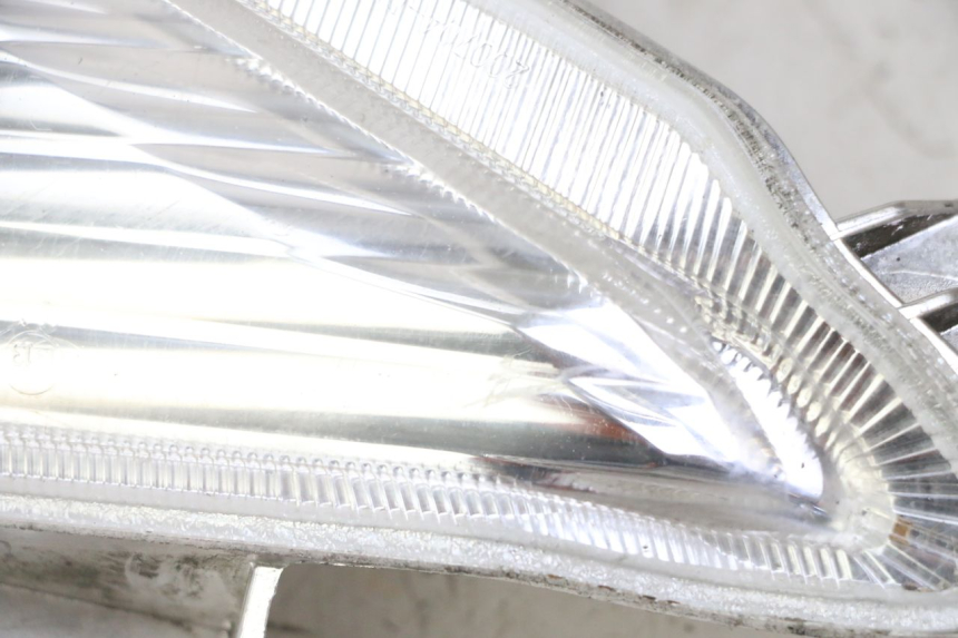 photo de FRONT RIGHT TURN SIGNAL YAMAHA X-MAX XMAX 125 (2010 - 2014)