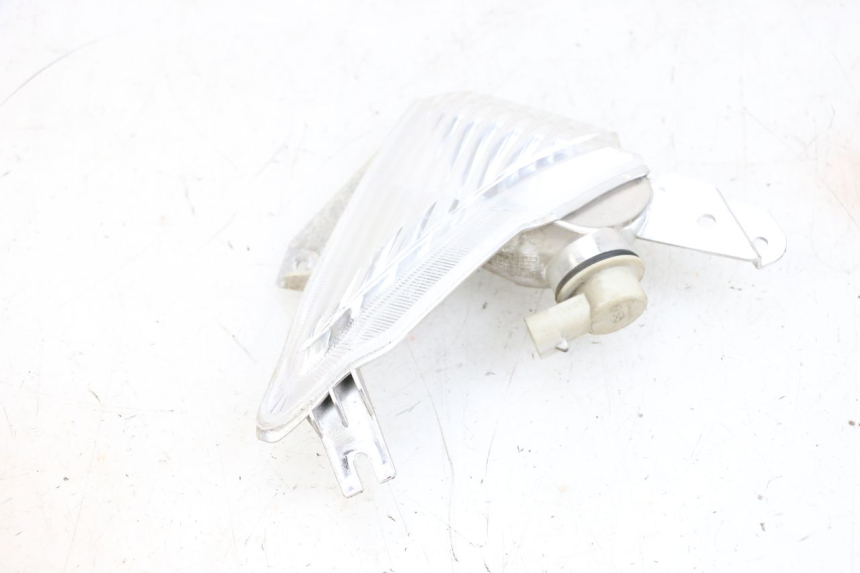 photo de FRONT RIGHT TURN SIGNAL YAMAHA X-MAX XMAX 125 (2010 - 2013) - Surface and material condition