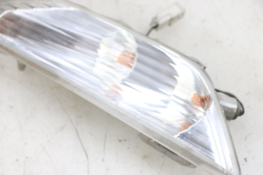 photo de RIGHT FRONT TURN SIGNAL PIAGGIO X8 125 (2004 - 2007) - Technical close-up