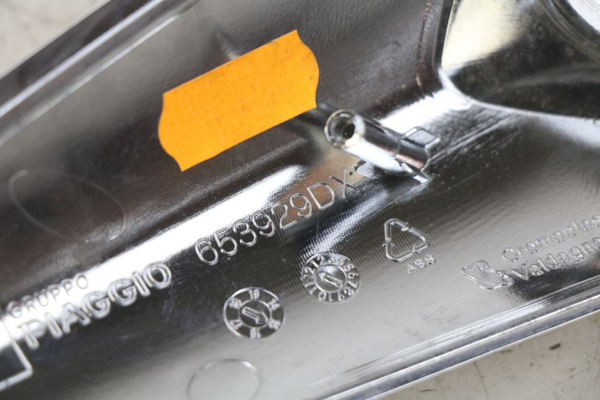 photo de RIGHT FRONT TURN SIGNAL PIAGGIO XEVO - X EVO 125 (2007 - 2016)