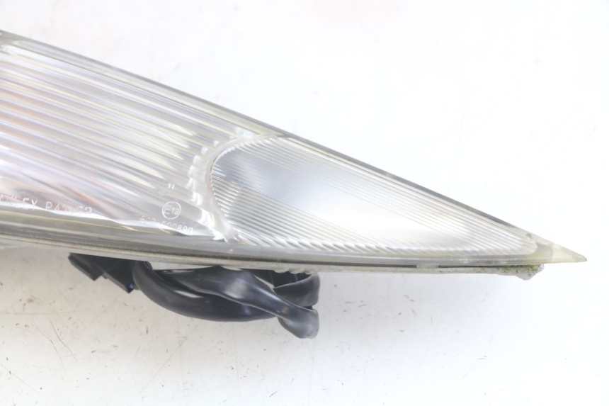 photo de RIGHT FRONT TURN SIGNAL YAMAHA YP MAJESTY 400 (2004 - 2008)