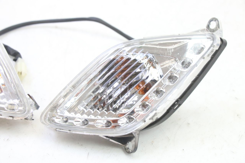 photo de FRONT TURN SIGNAL SYM FIDDLE 3 III 50 (2014 - 2020)