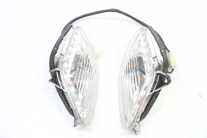 photo de FRONT TURN SIGNAL SYM FIDDLE 3 III 50 (2014 - 2020)