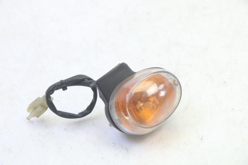 photo de LEFT FRONT TURN SIGNAL MBK BOOSTER SPIRIT 50 (2004 - 2017) - Zoom on usage condition