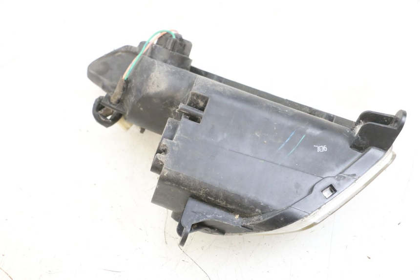 photo de FRONT LEFT TURN SIGNAL SYM GTS EVO 125 (2009 - 2013) - Checked used part