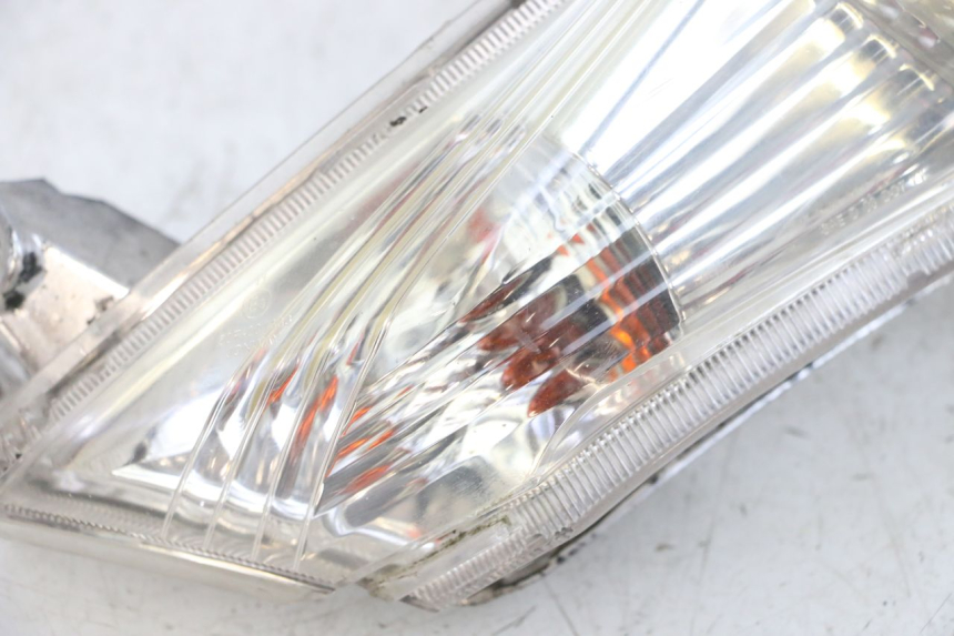 photo de FRONT LEFT TURN SIGNAL JM MOTORS GTS 125 (2015 - 2019) - Additional view of the item