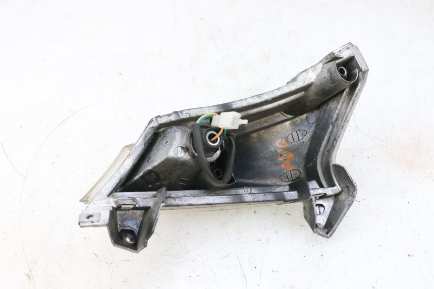 photo de FRONT LEFT TURN SIGNAL JM MOTORS GTS 125 (2015 - 2019) - Alternative perspective