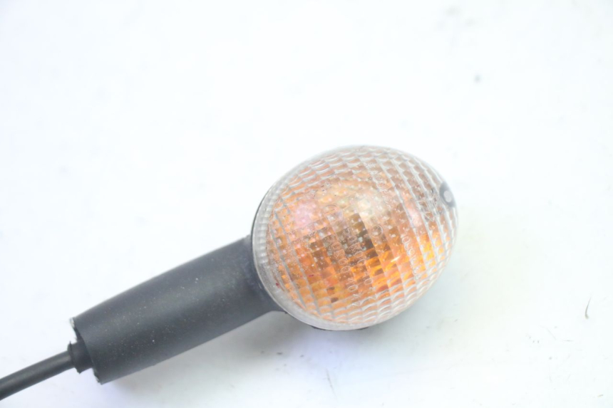 photo de LEFT FRONT TURN SIGNAL PEUGEOT LUDIX 50 (2005 - 2007) - Zoom on usage condition