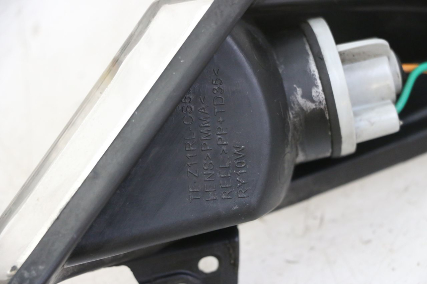 photo de FRONT LEFT TURN SIGNAL  PEUGEOT CITYSTAR 50 (2013 - 2017)