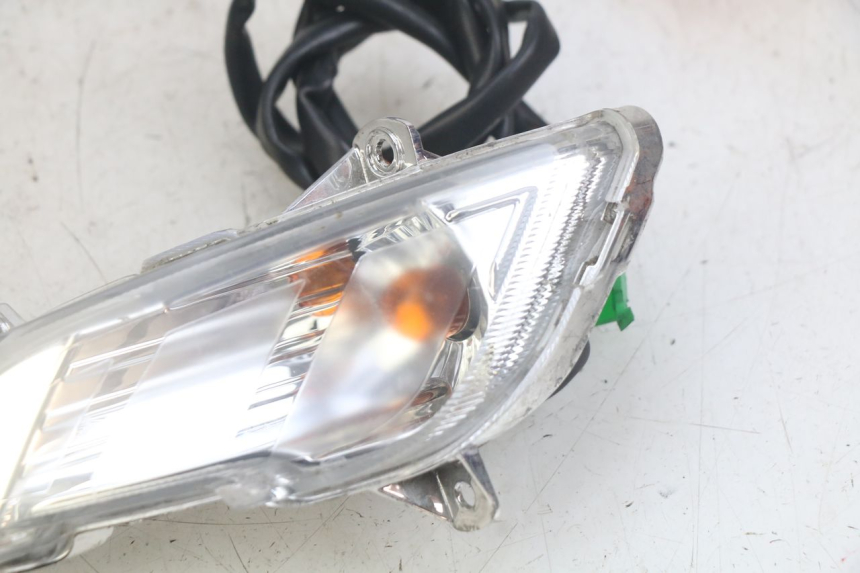 photo de LEFT FRONT TURN SIGNAL PEUGEOT TWEET 4T 50 (2018 - 2020)