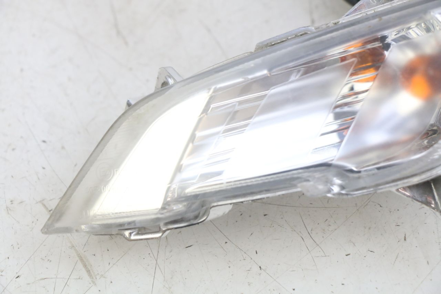 photo de LEFT FRONT TURN SIGNAL PEUGEOT TWEET 4T 50 (2018 - 2020)