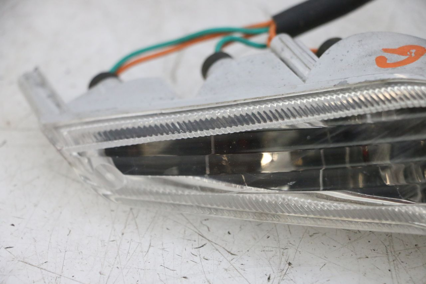 photo de FRONT LEFT TURN SIGNAL  PEUGEOT VIVACITY 125 (2010 - 2017)