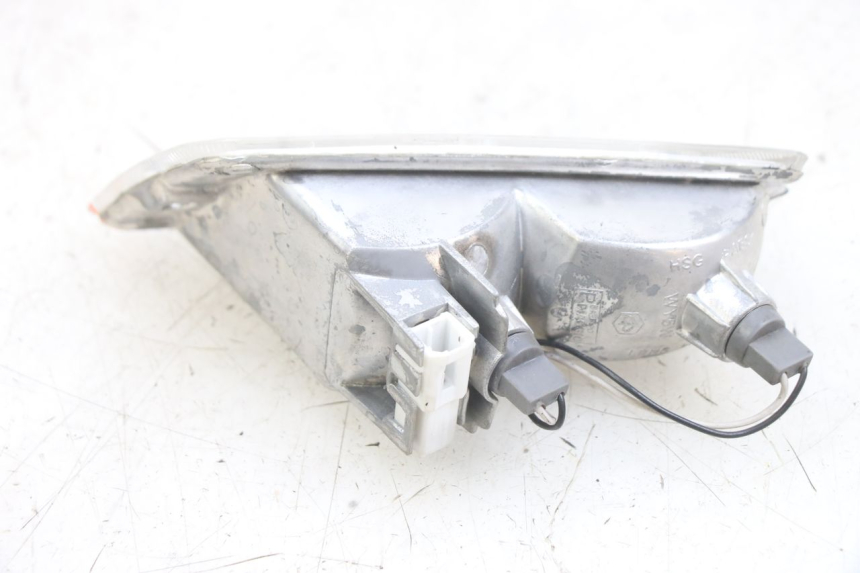 photo de LEFT FRONT TURN SIGNAL PIAGGIO VESPA GTS SUPER IE 125 (2009 - 2016)