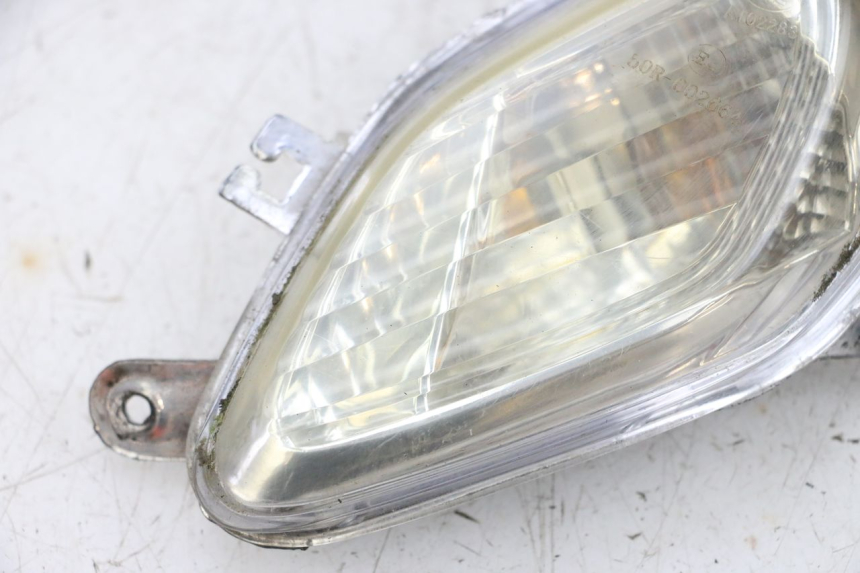 photo de FRONT LEFT TURN SIGNAL  JM MOTORS SANTANA 50 (2014 - 2023) - Additional view of the item