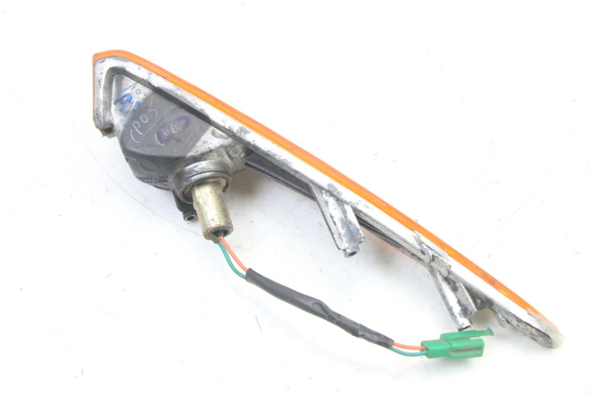 photo de LEFT FRONT TURN SIGNAL HONDA SCV LEAD 100 (2003 - 2007) - Technical close-up
