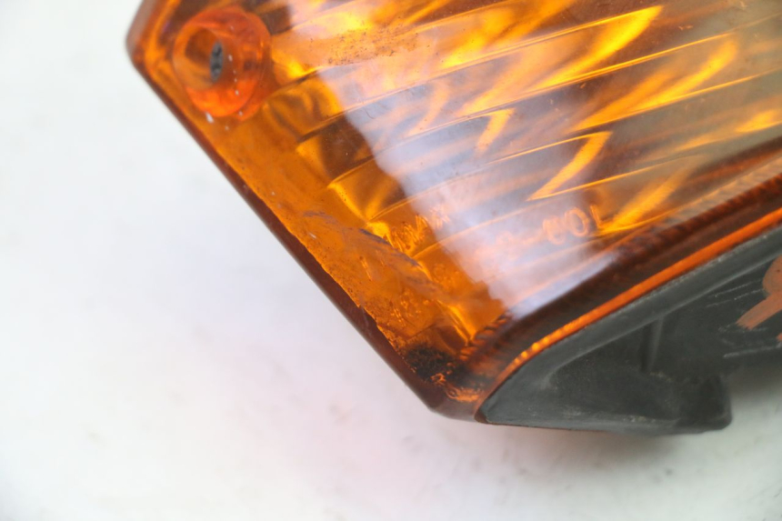 photo de LEFT FRONT TURN SIGNAL HONDA SCV LEAD 100 (2003 - 2007)